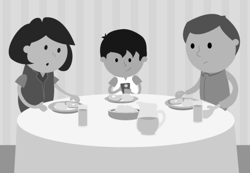 Familia en el comedor mientras Eduardo usa su celular inteligente